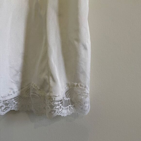 Vintage Slip Top - Picture 3 of 4